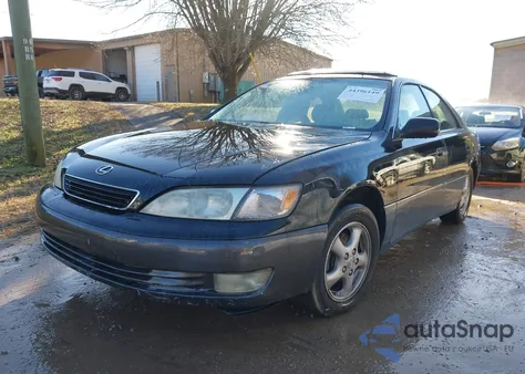 1998 Lexus Es 300 z USA, uszkodzony, nr VIN JT8BF28G2W5038909